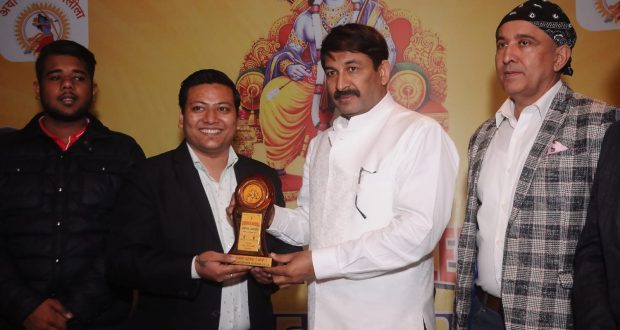 पत्रकार विपिन कुमार को अयोध्या की रामलीला कमेटी ने अवार्ड देकर सम्मानित किया